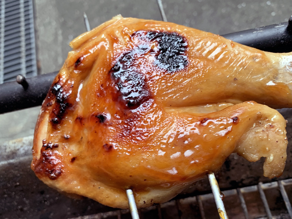 肉厚チキンをこんがりと