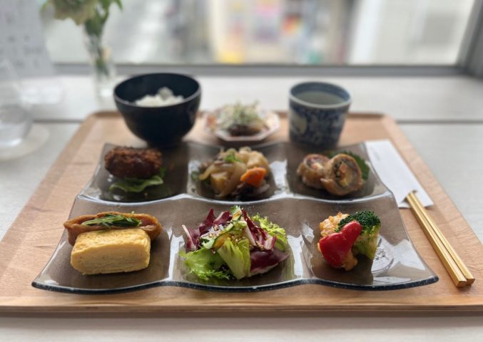 【箕面市】「snow cafe」さんの8種類のおばんざいで彩るご褒美ランチ