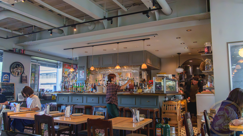 THE LIFE by MARCHE BATON 柏 店内