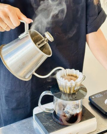コーヒーを淹れる