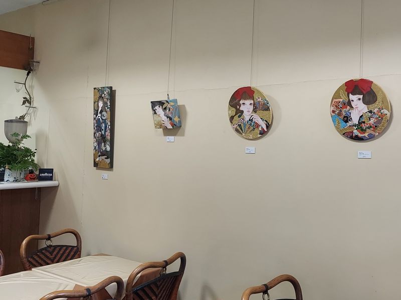 「作品のテクスチャーなどの細部も見ていただけたら嬉しいです」と樋口さん。金箔の部分は、砂子細工という伝統の技法を採り入れたもの。