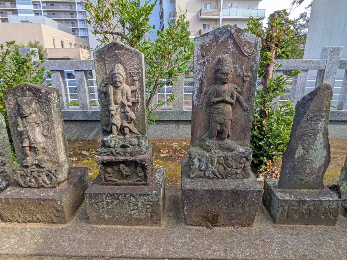 庚申塔等の石造物