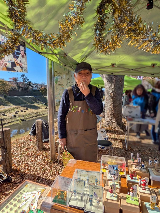 利根運河北岸の朝市では、木の実工房さんが出店。せんだんの実で作ったブレスレットやぎんなんの実で作った笛等を購入しました。
