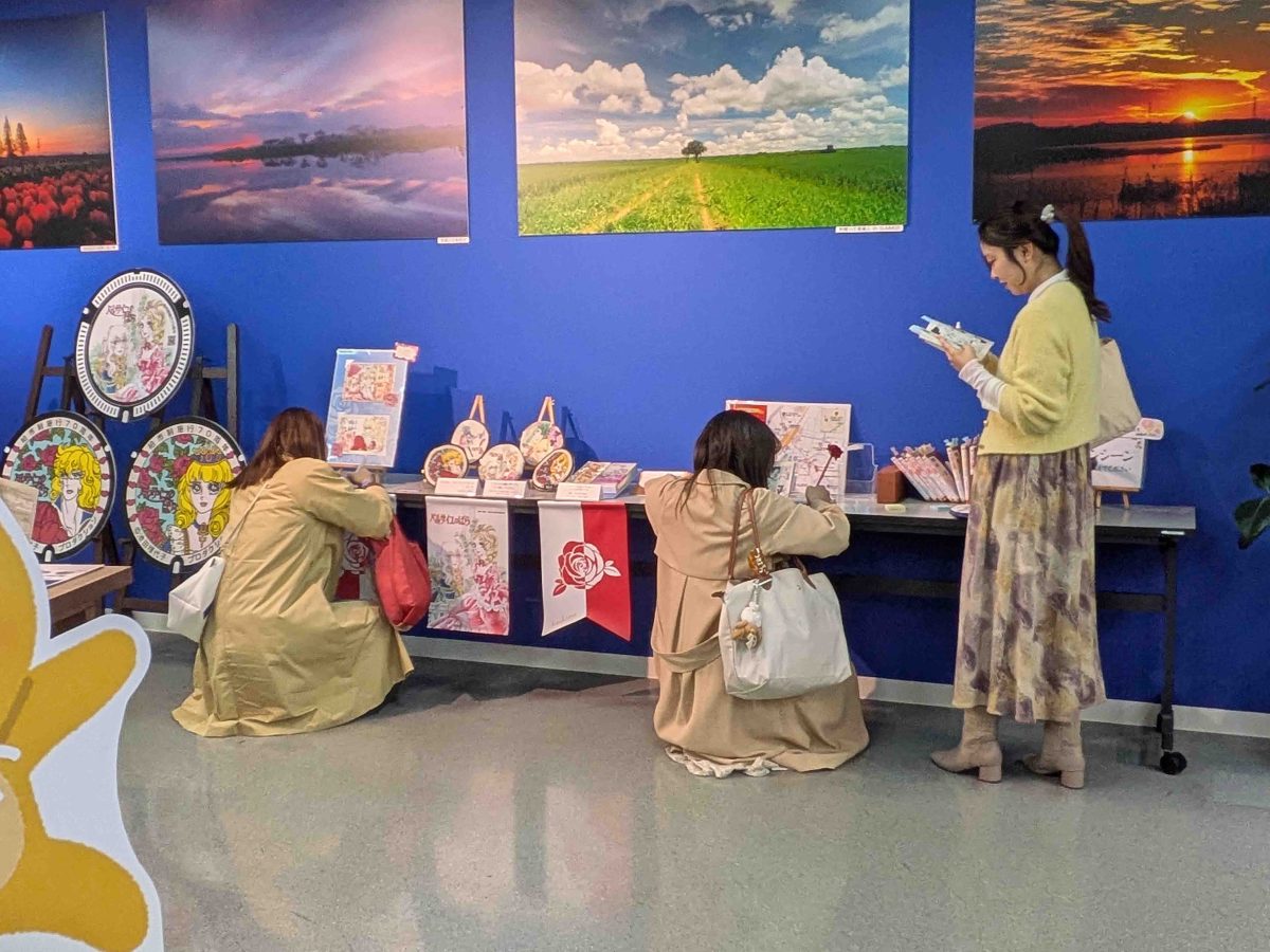 コメントを書いたり、漫画を見たり