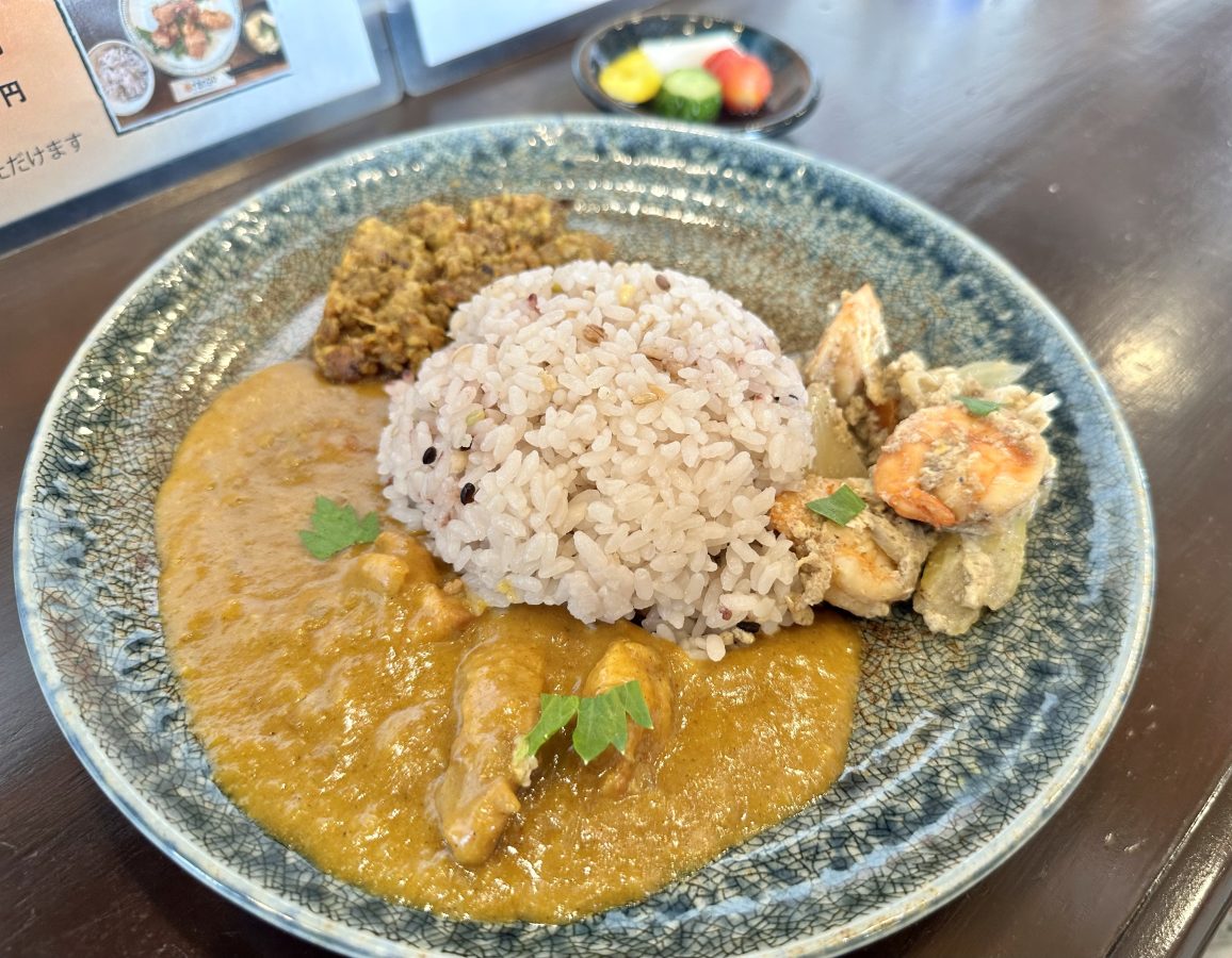【箕面市】町の小さなレストラン「Orange」が紡ぎだすスパイスカレーと優しいごはん。