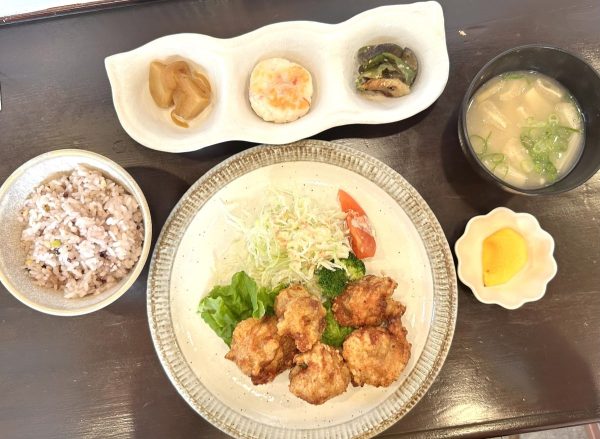 から揚げ日替わり定食