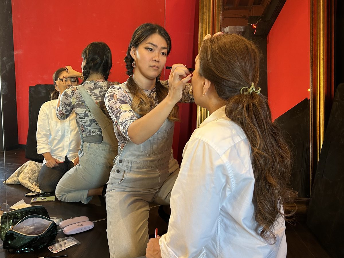 眉毛長すぎたら 顔大きく見える  アイラインは もっとぶっとく！ などなど　筆の使い方ひとつで こんなに変わるんや～ 　