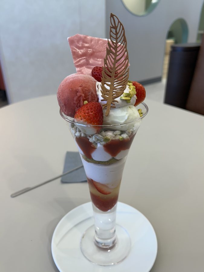 私は これ! 「苺のパルフェ」 どんどんいろんな味が楽しめる これまたリピートしたい!!!