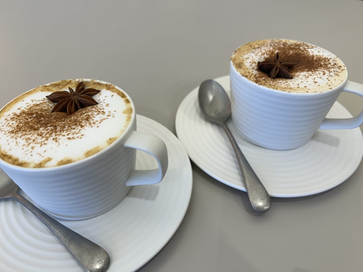 期間限定となってましたが これは行く度いただきたい! シナモンの香りに 心つかまれ 飲んで これまた うまい~