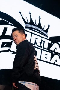 講師は「KAKU」として有名な、角谷直人先生。世界で16人しか選ばれない世界大会「レッドブル・ビーシーワン」に日本代表として出場。ダンス界を牽引する世界唯一の技を持つダンサー。