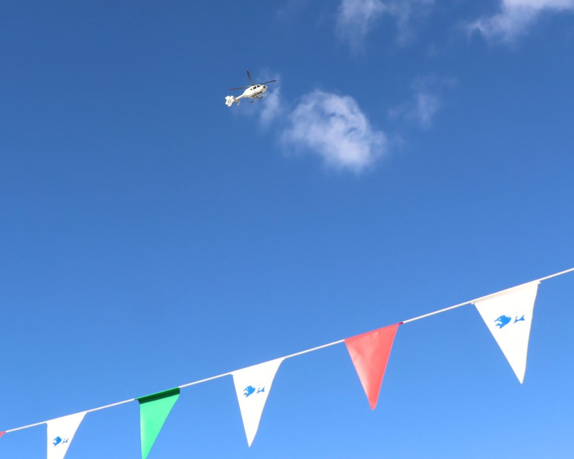 近くで見るドクターヘリは迫力満点。地域の命を守る心強い存在