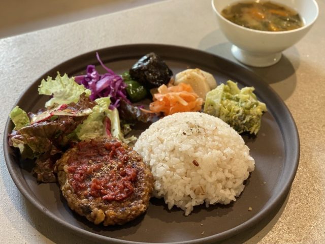 【堺】心もからだもやさしく整う！プラントベースカフェ「Cafe HERBE（カフェエルブ）」