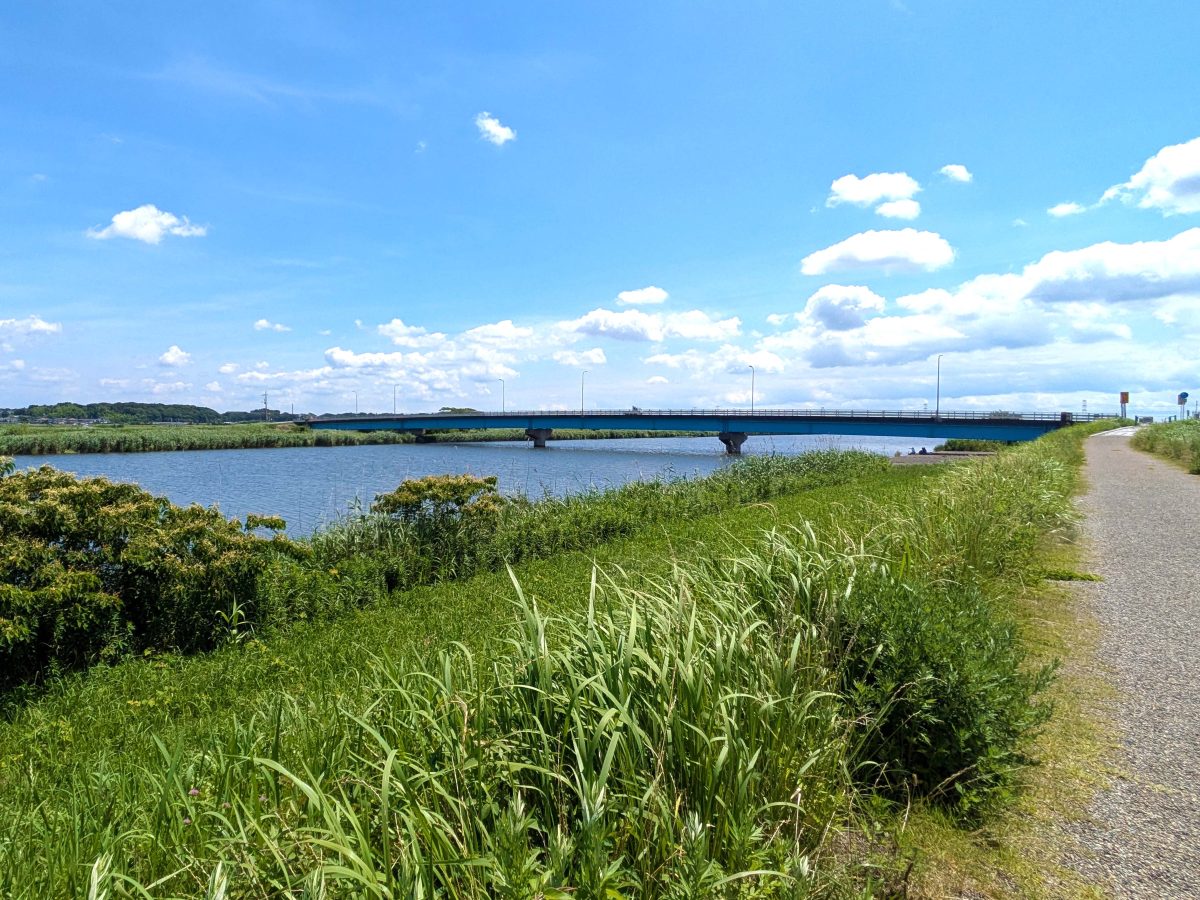 手賀川にかかる水道橋（橋の名称）。橋の北側（写真では左側）が柏市水道橋（町域の名称）。