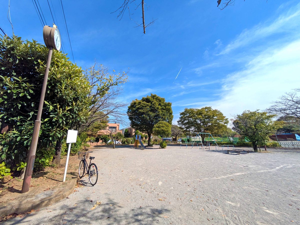 名戸ヶ谷第四公園。所在の町域は新柏。