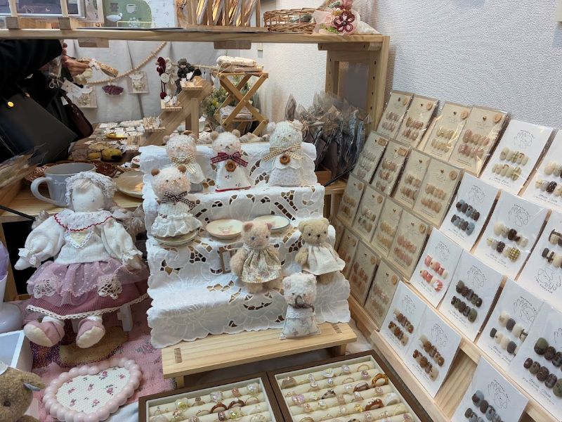 ここにあるのも、いろんな作家さんたちの作品