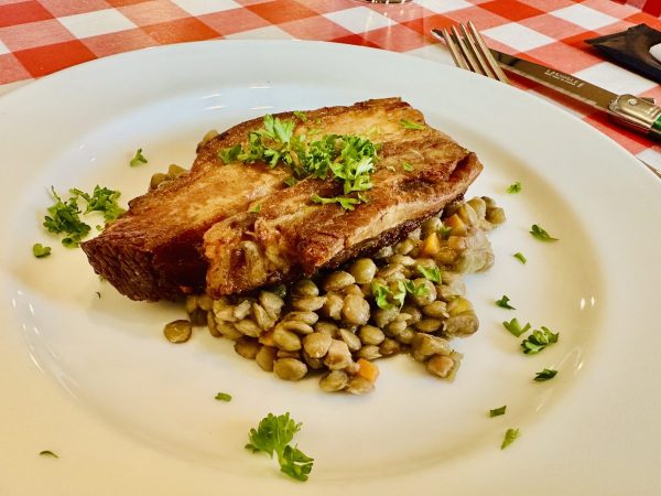 塩漬け豚バラ肉レンズ豆煮込み
