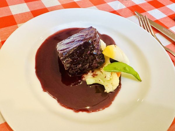 牛赤ワイン煮込み