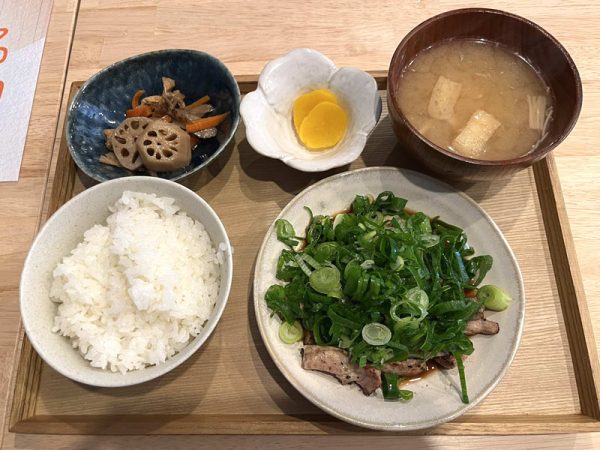 堺市中区新家町の焼き鳥ランチきまま鳥タタキ定食