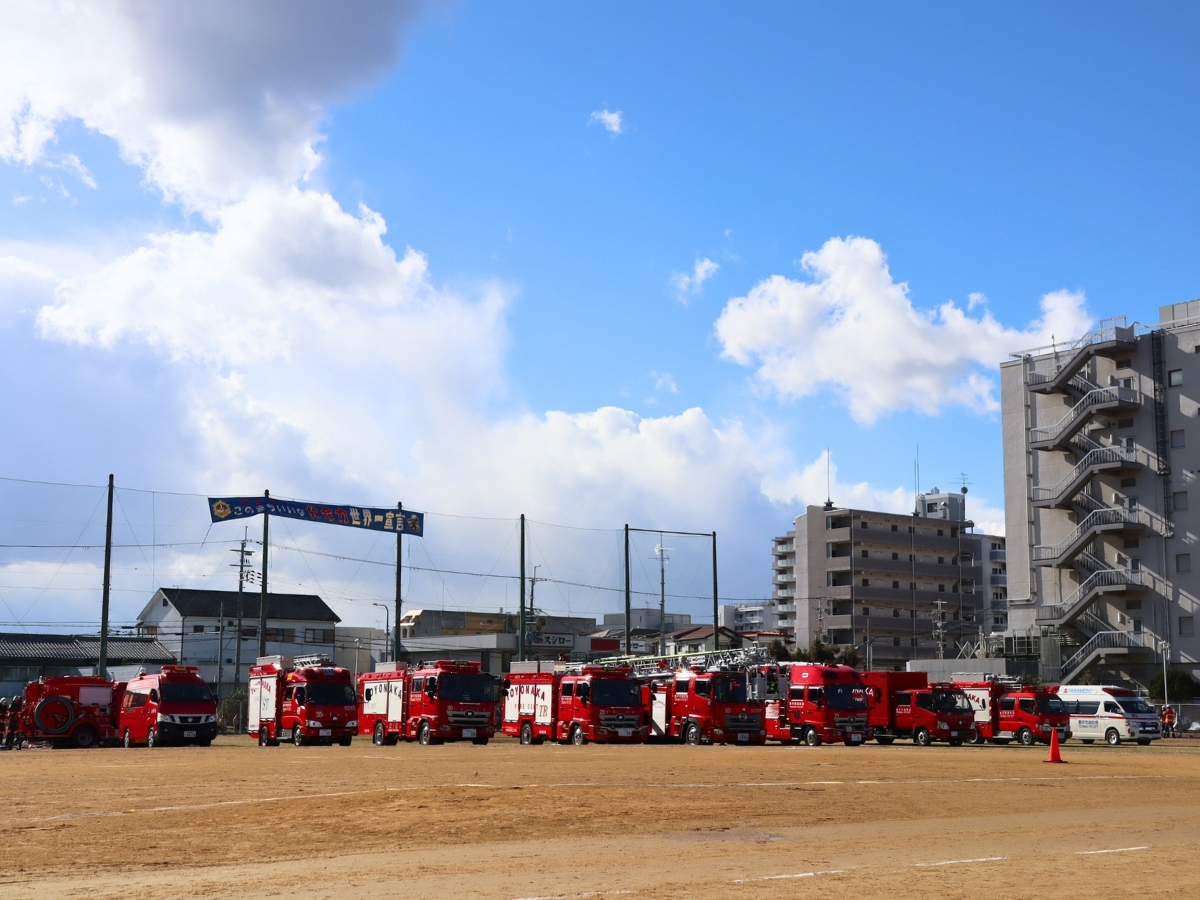何台もの消防車が並ぶ、出初式ならではの光景。 その一台一台が、私たちの暮らしを支えていることを、あらためて実感しました。