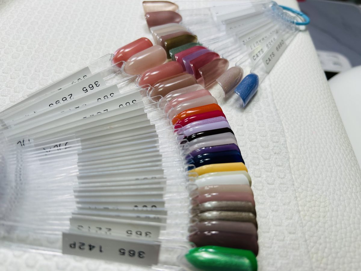 色のサンプル眺めてどの色にしよう？ の時間って　ドキドキワクワク