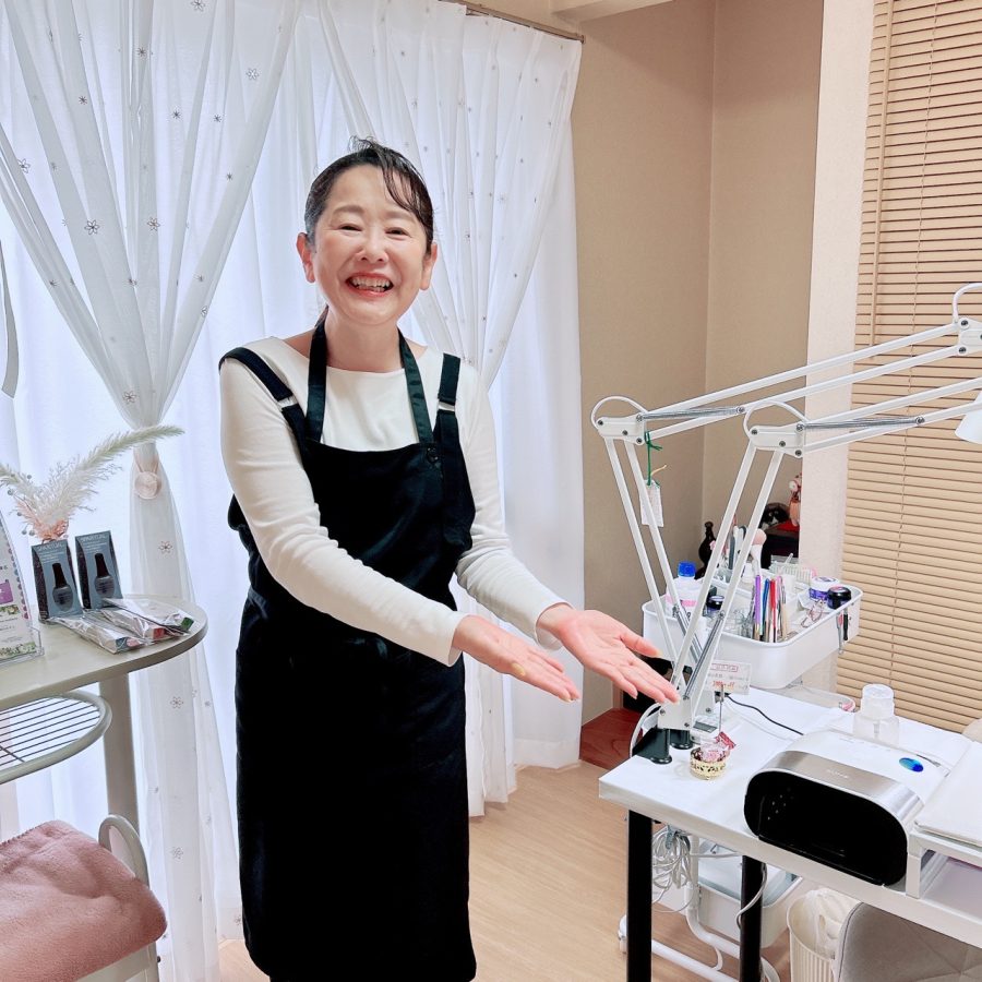 オーナーネイリストazuさん　＊画像は店舗より提供