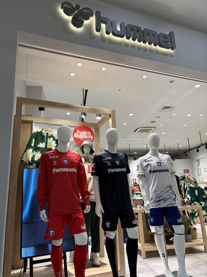 1F 特設ブース(hummelショップ前)