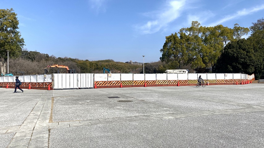 【豊中市】服部緑地東中央広場、噴水の近くが工事中!カフェができるかな?