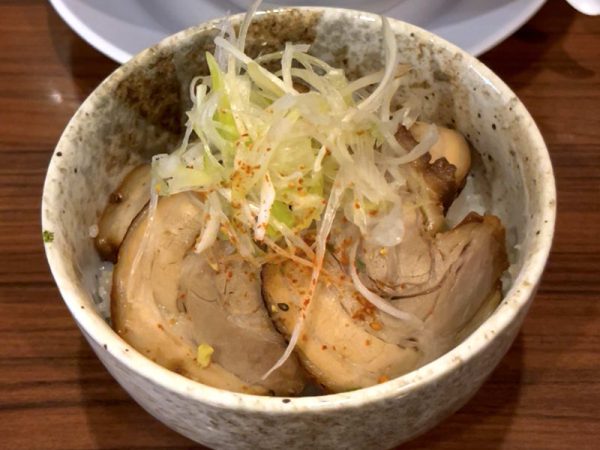中百舌鳥駅近くの麺屋もず　サイドメニューチャーシュー丼