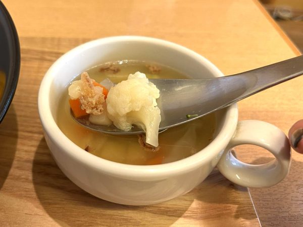 オムズランチ 堺市深井かふぇ家のランチ営業 オムライス セットのスープ