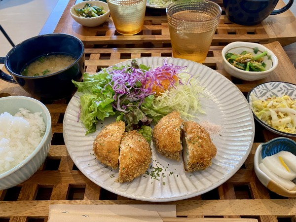 【堺】あたたかい雰囲気が人気！地場野菜を使ったランチと手作りスイーツ「ころかふぇ」