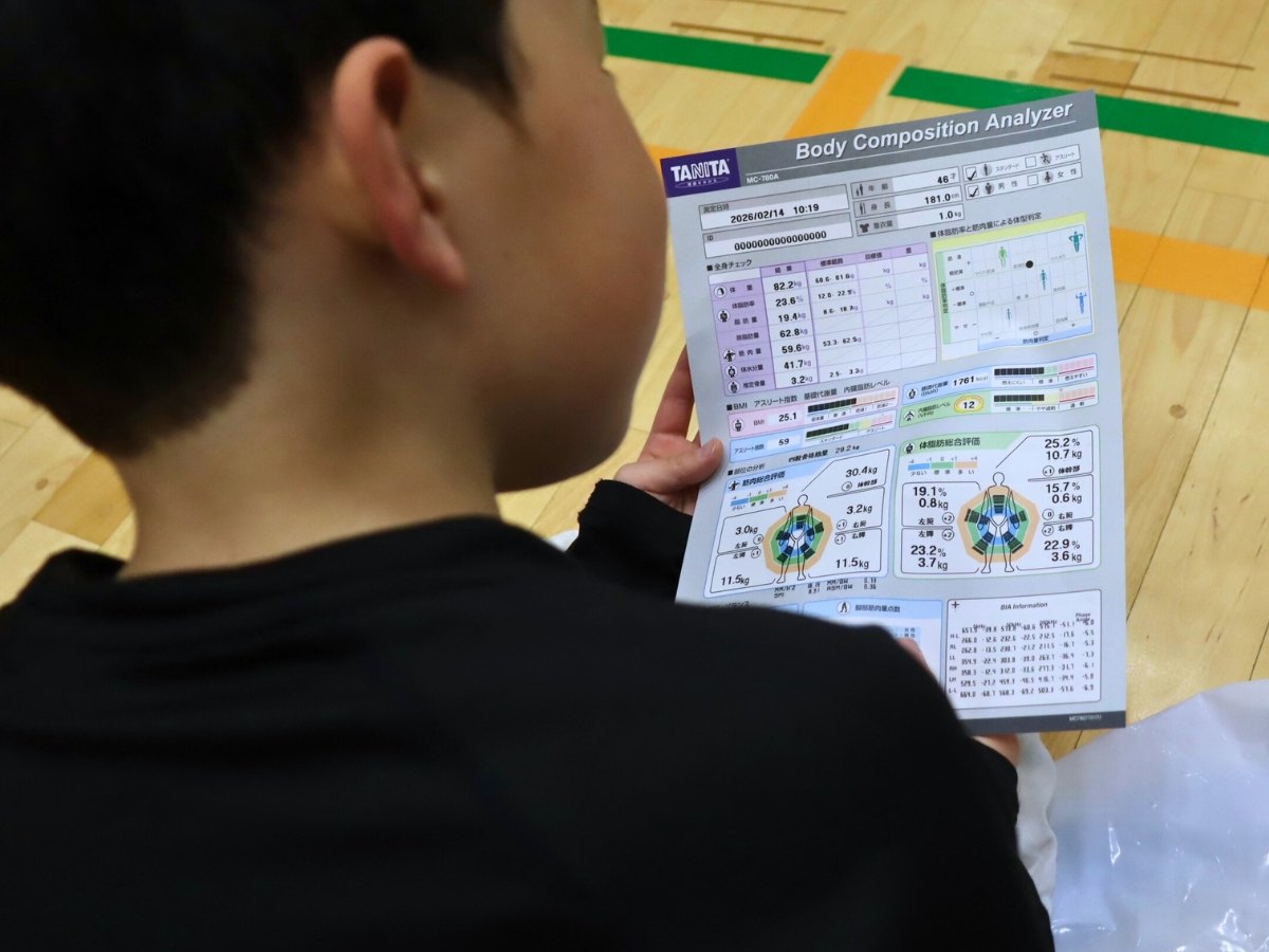 体組成測定は保護者のみ。筋肉量や左右バランスをチェック。