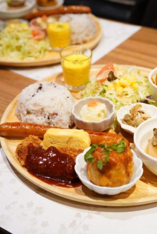 【池田市】お腹も心も満たされる♪「木部キッチン」の日替わりランチと濃厚バスクチーズケーキ