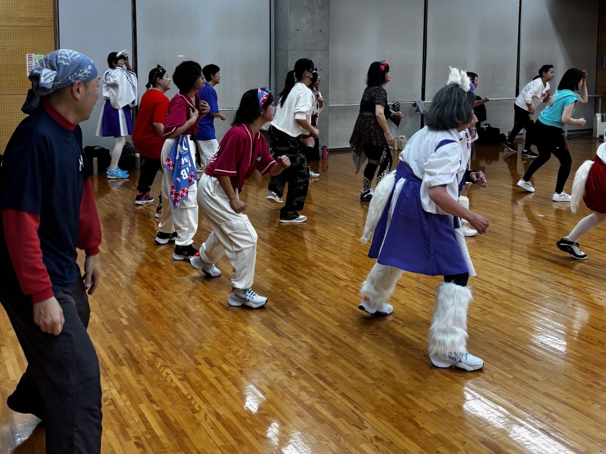 10代から80代まで 40名を超える人数！ 耳にしっぽがついている方も 思い思いの格好でOK！