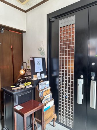 レストラン入り口