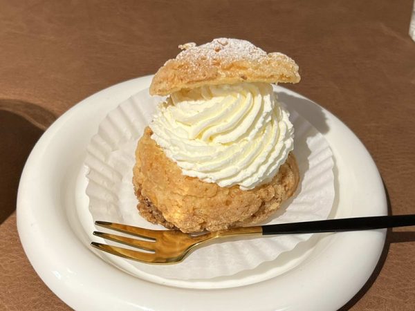 中百舌鳥の住宅街にあるネイルサロン併設のカフェ「ジュール・ジョイ」でピザランチ　シュークリーム