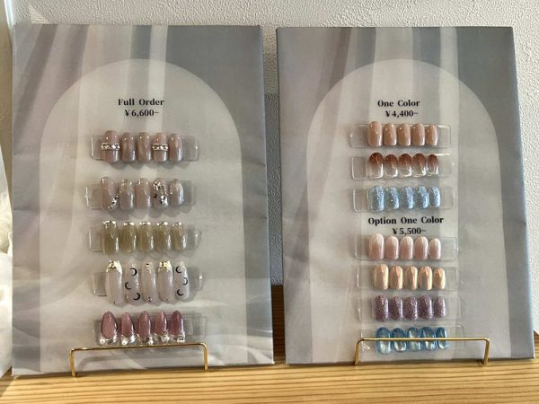 中百舌鳥の住宅街にあるネイルサロン併設のカフェ「ジュール・ジョイ」でピザランチ　ネイルチップ