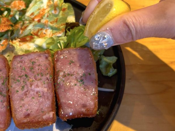 ハム大食堂　白鷺駅、大阪公立大学近くにある極厚ハムカツ店　味変