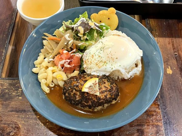 ミンミプラス　リニューアルオープン　ロコモコ