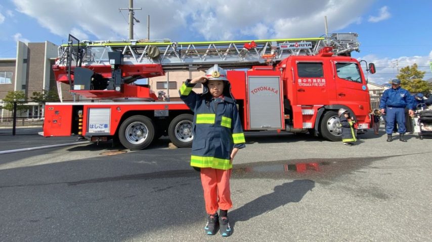 【豊中市】消防イベント第二弾！来場1000人の南消防署開放デー体験レポ｜15m級はしご車の救助訓練