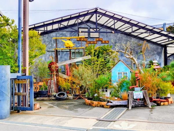 ザファームユニバーサル入口ヘリコプター模型