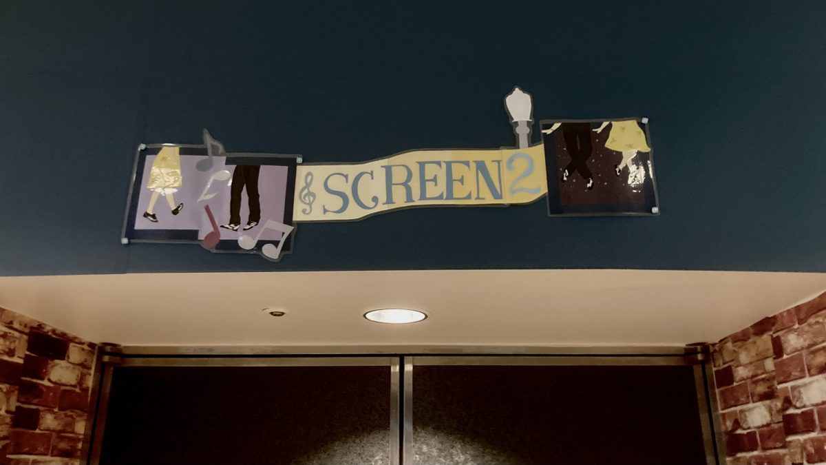 一階右奥のスクリーン2上部