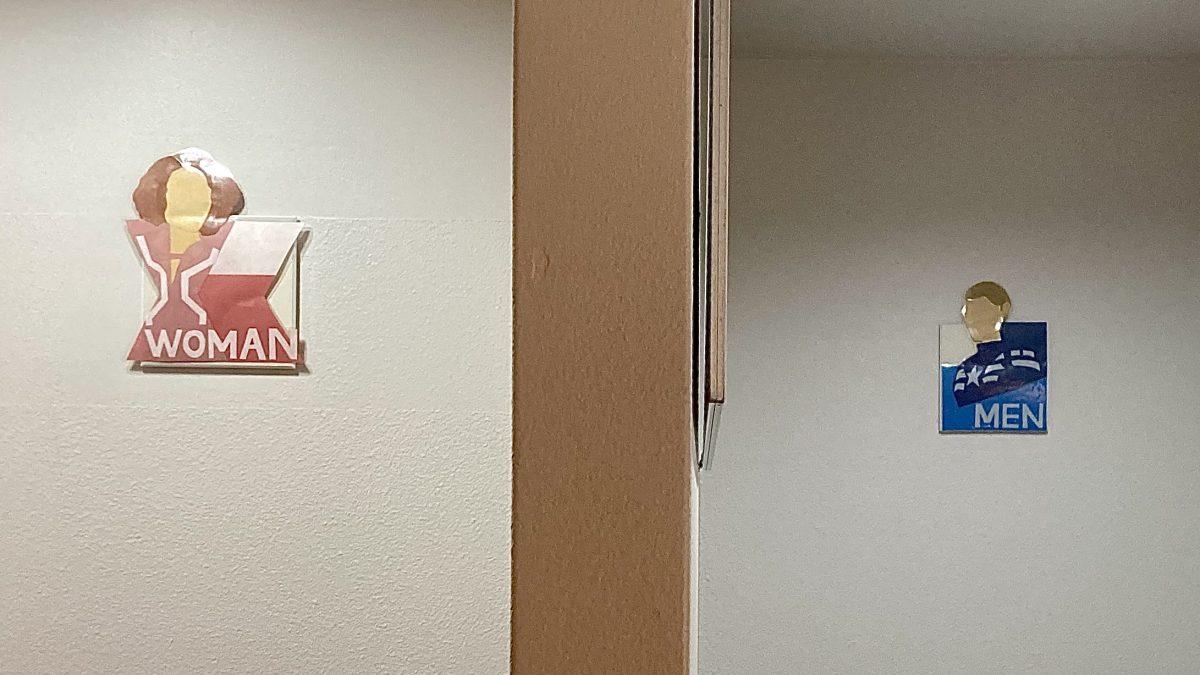 スクリーン1のトイレ前手作りのトイレ表示(可愛い)♡