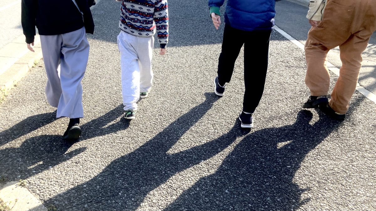 てくてく…てくてく…