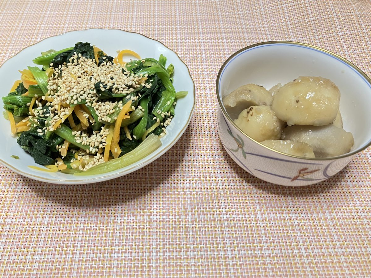 ほうれん草は茎の部分が少し変色していた程度。おいしくいただきました。里芋はホクホクして甘い！