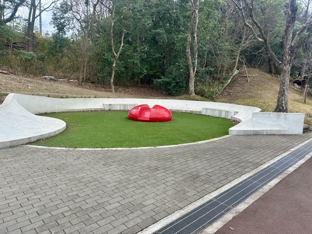 まあるい遊具がかわいい休憩スポット