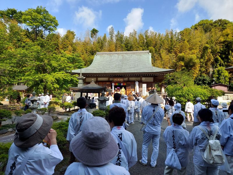 昨年の送り大師初日。福満寺境内は活気に満ちています。