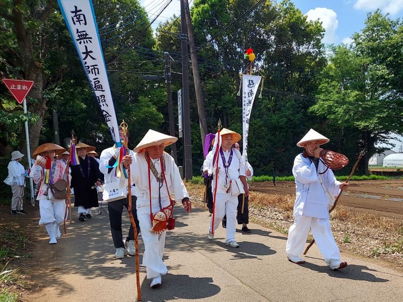 先頭の担当の方は、ほら貝を鳴らしながら歩きます。