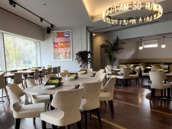 サカイテラスサルト 内観