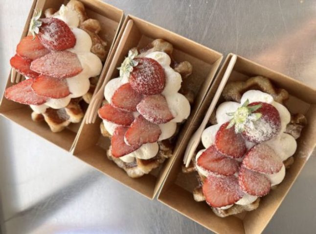【松戸市】春限定スイーツ登場！松戸のクロッフル専門店「いちごクロッフル」販売開始♪
