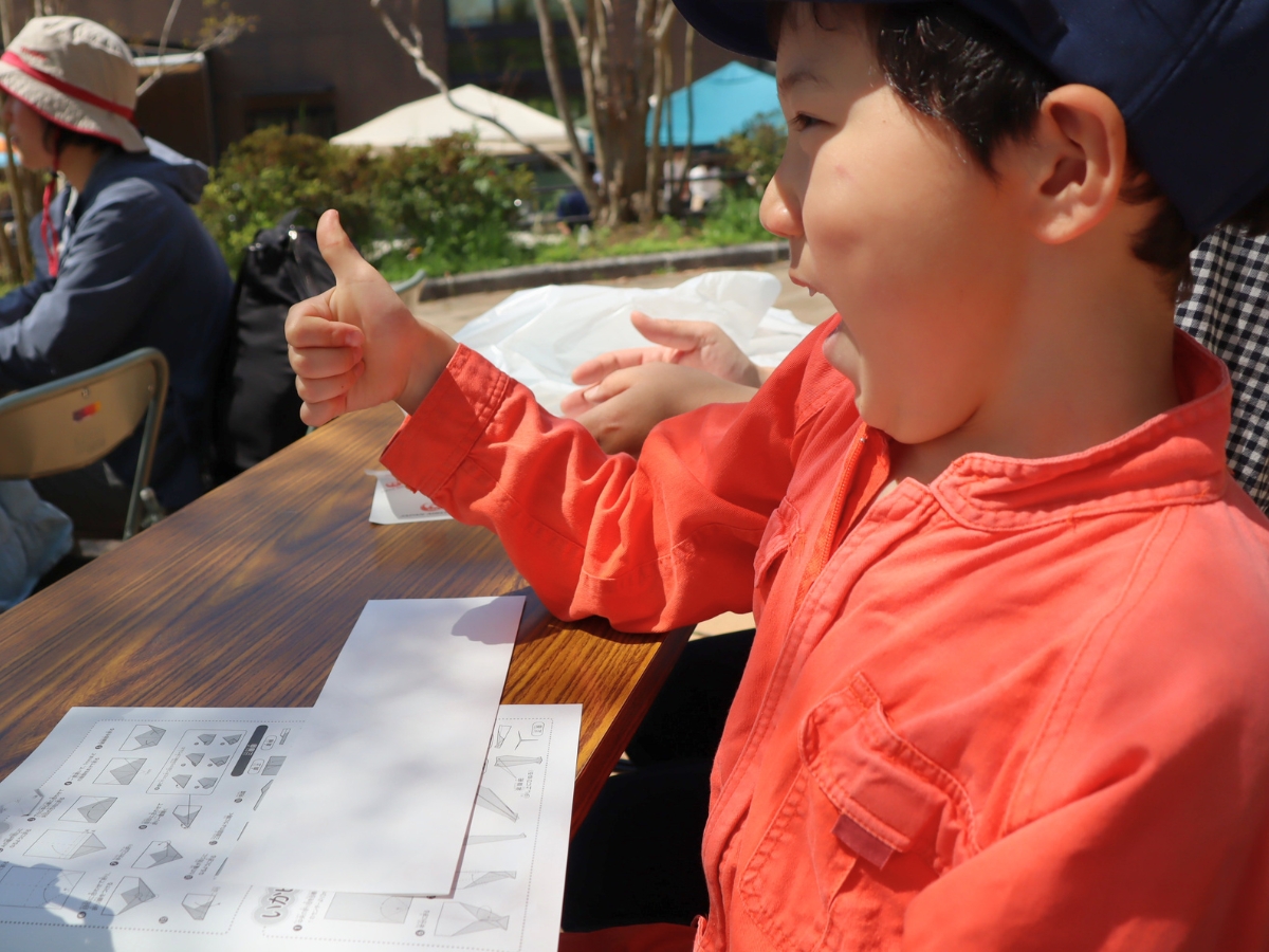 “親指グー”は、JALの『できたよ！』のサイン